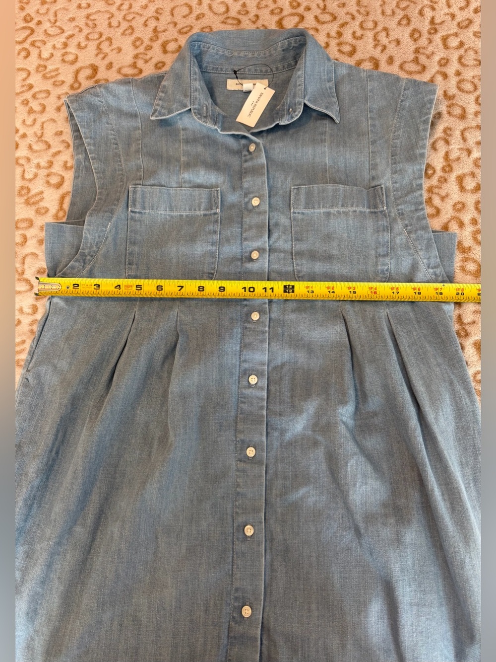 NWT Banana Republic Utility Mini Shirtdress
Light Wash Sleeves Size: M - Picture 8 of 11